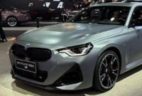 全新2025 BMW M240i轿跑车在中国亮相